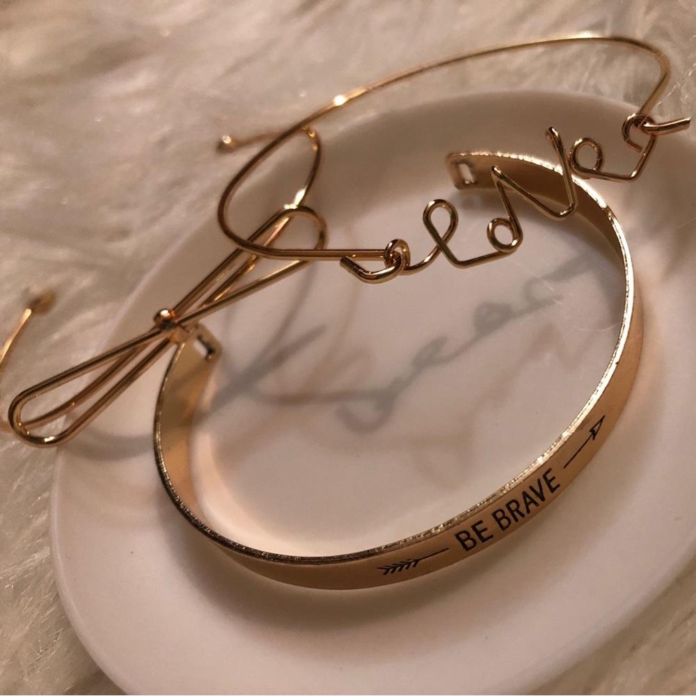 Beautiful chic faux gold unique bangle bracelet set
